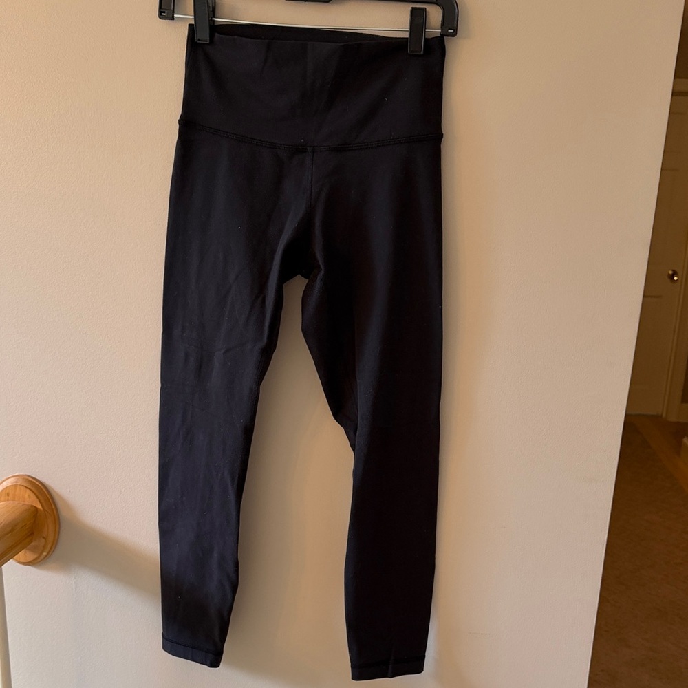 Women’s Cropped High-Waist Black Leggings